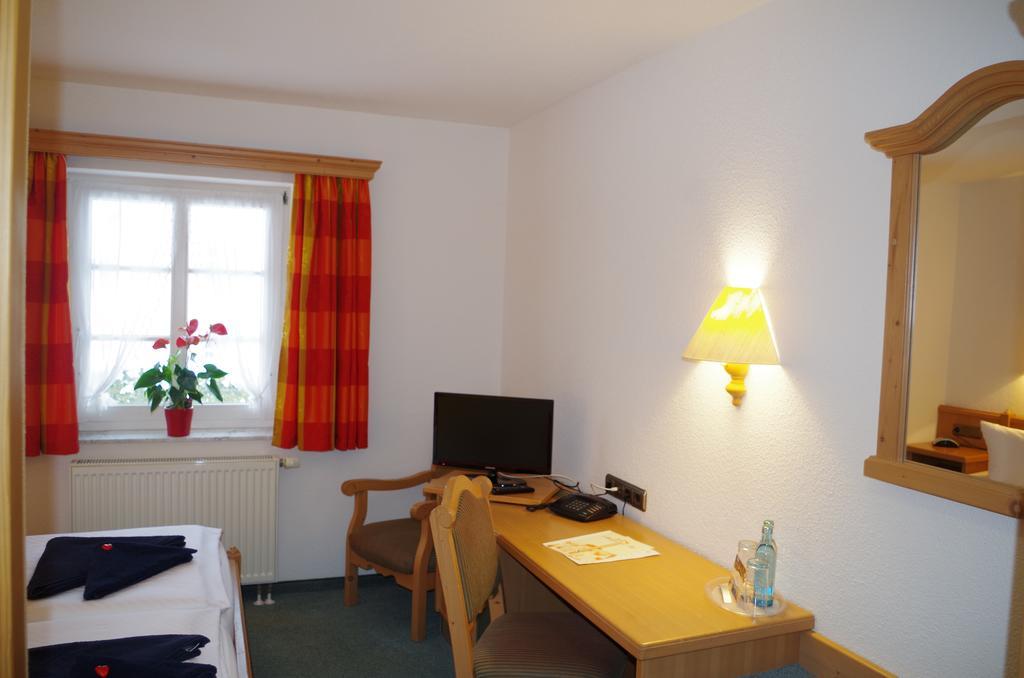 Hotel Alttolkewitzer Hof Dresda Exterior foto